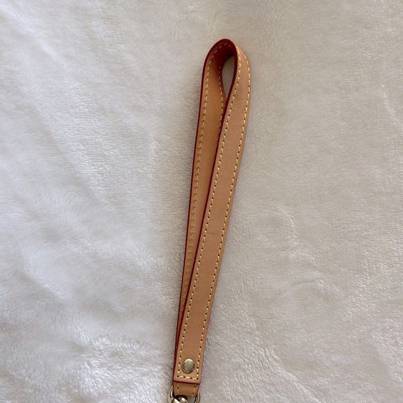Dooney & Bourke wristlet with click/snap closure, tan & blue w/ gold hardware - Picture 7 of 11